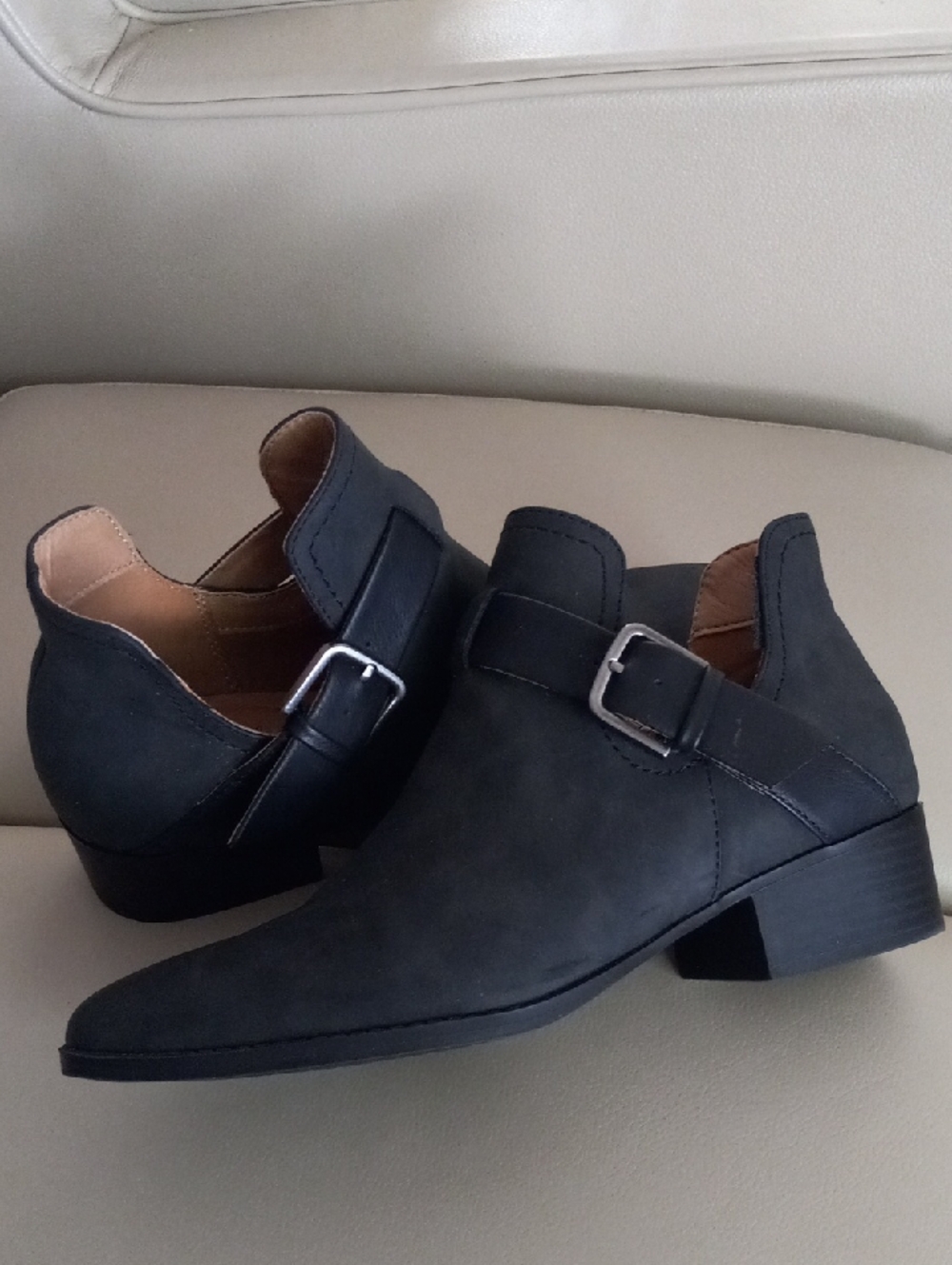 Wonderly Matte  Black Women's Ankle Booties with Side Buckle Size 7.5M